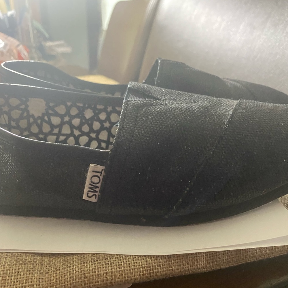 TOMS - Picture 3 of 8
